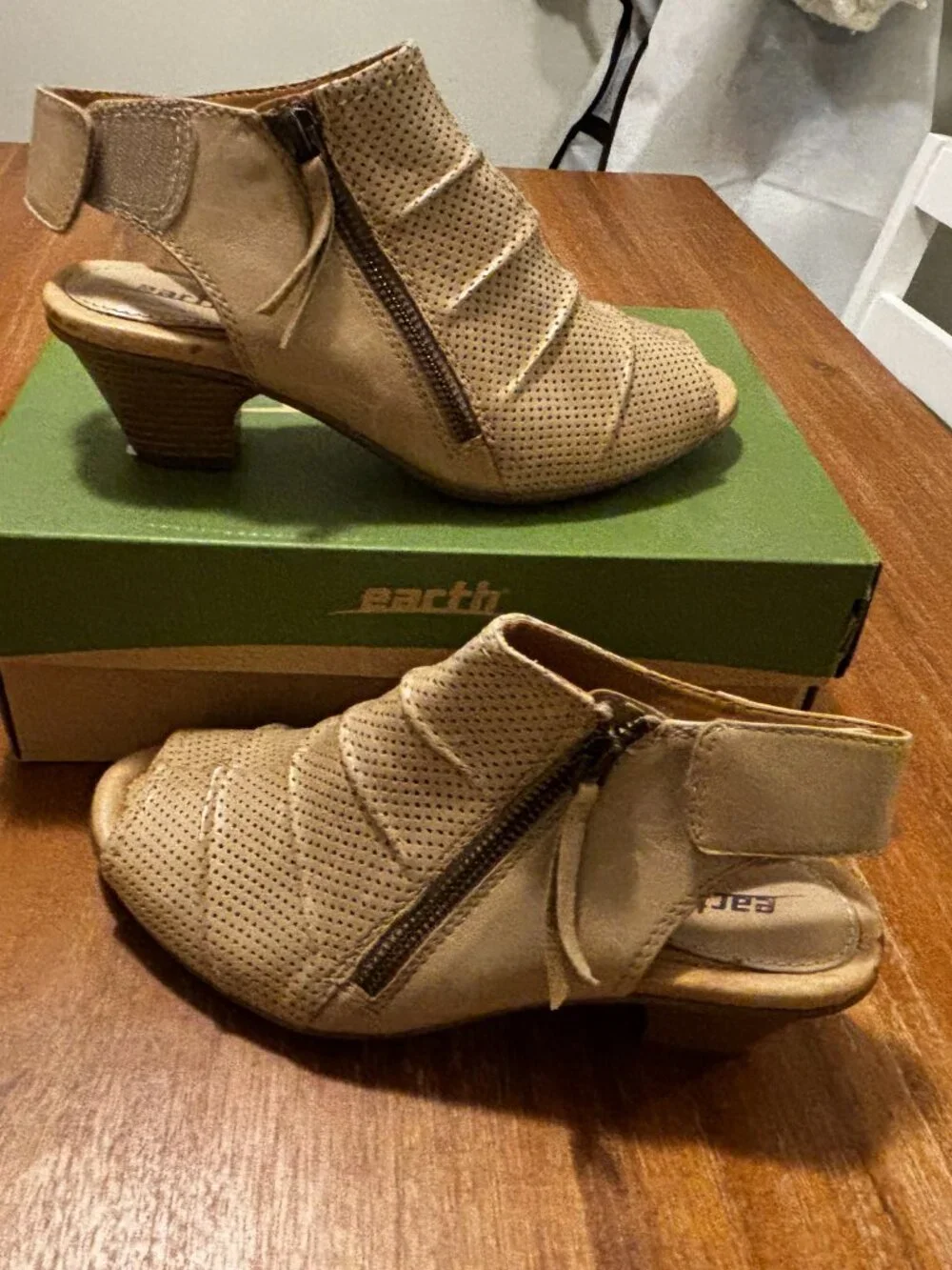 Earth Tan Leather Perforated Peep Toe Slingback Ankle Bootie Sandals Size 7